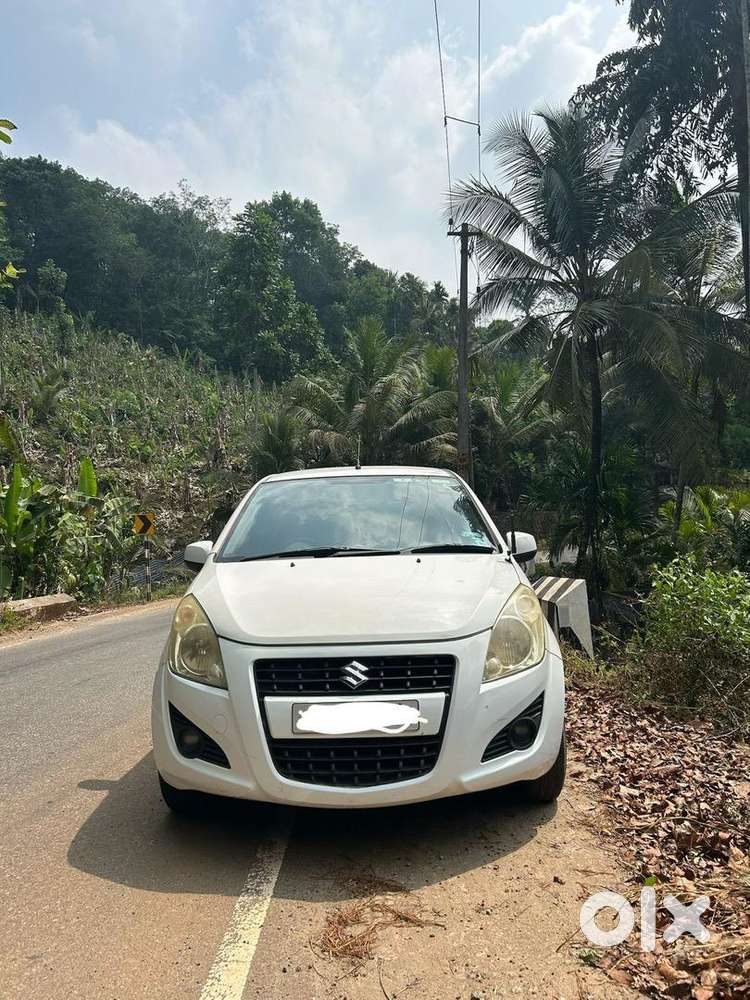 Re-registered Maruti Suzuki Ritz 2015 Diesel 121152 Km Driven