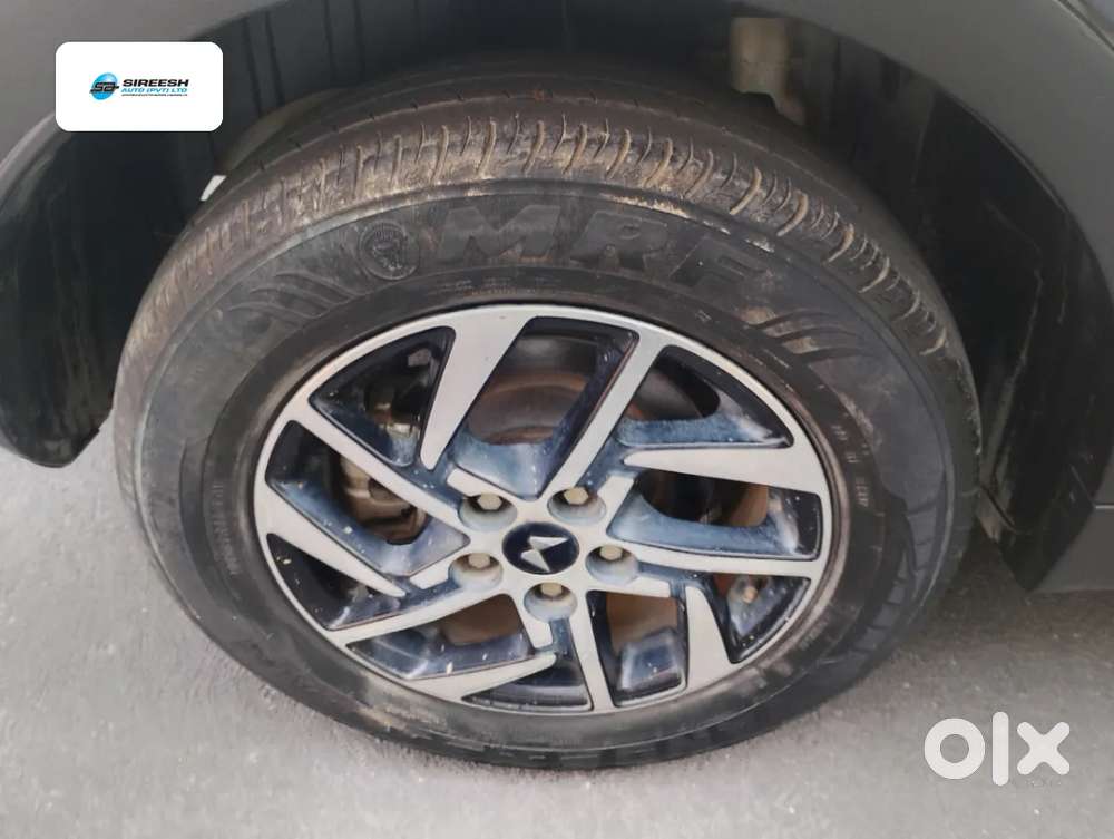 Mahindra Xuv 3xo Ax5 Pm Mt, 2024, Petrol