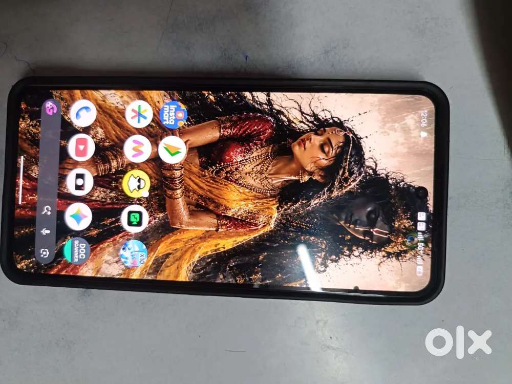 Aal original 4 month old phone. Bill box charger sab hai.
