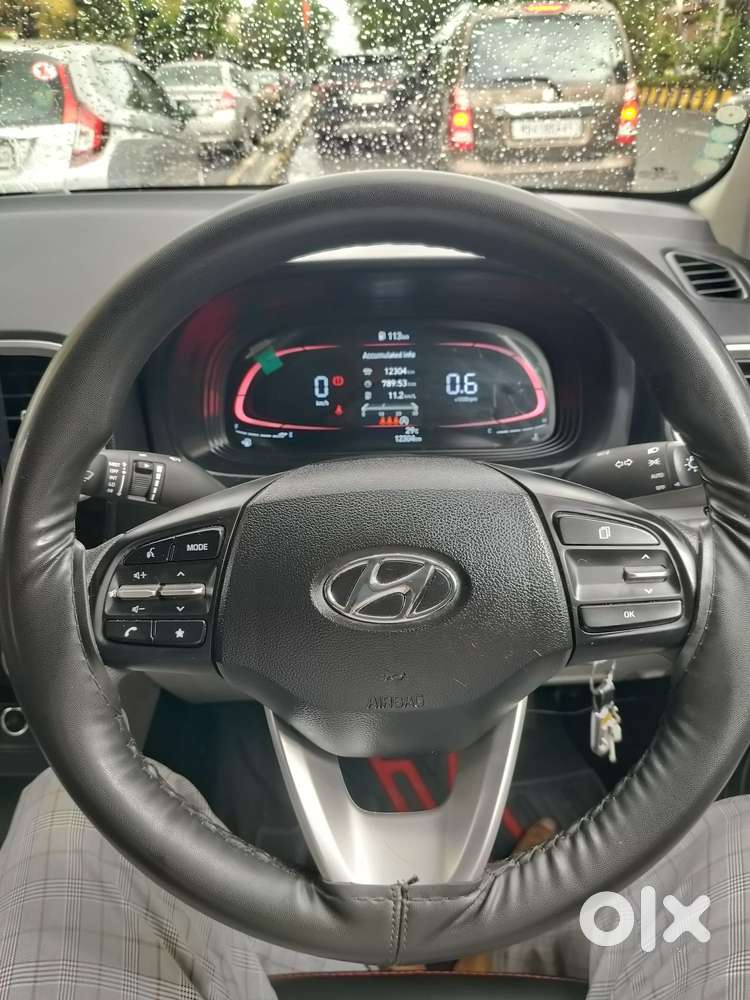 Hyundai Venue 1.2 S (o), 2024, Petrol