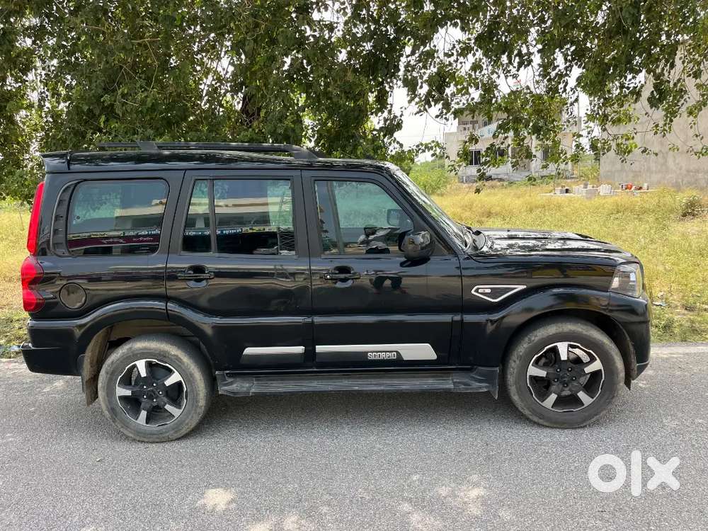 Mahindra Scorpio Classic 2023