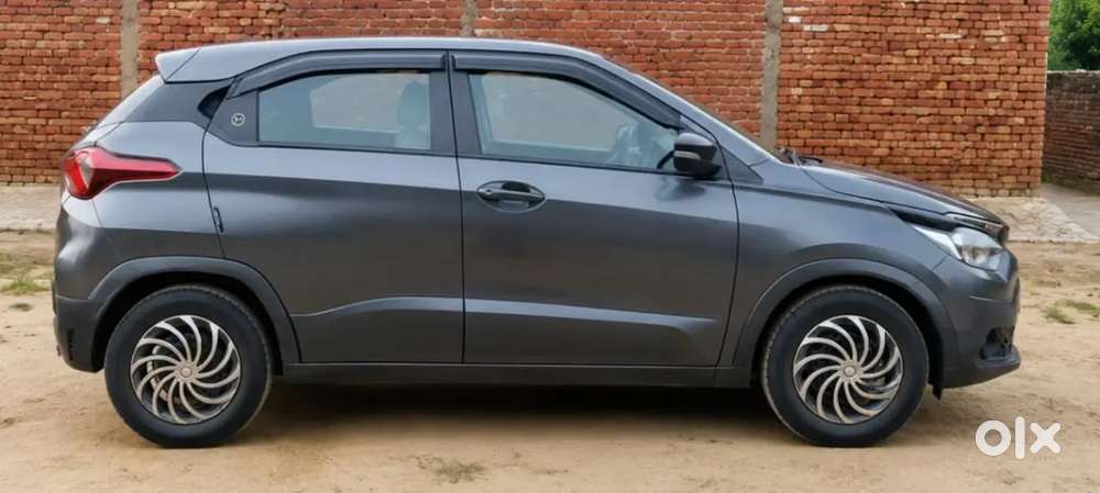 Tata Punch Smart 2024