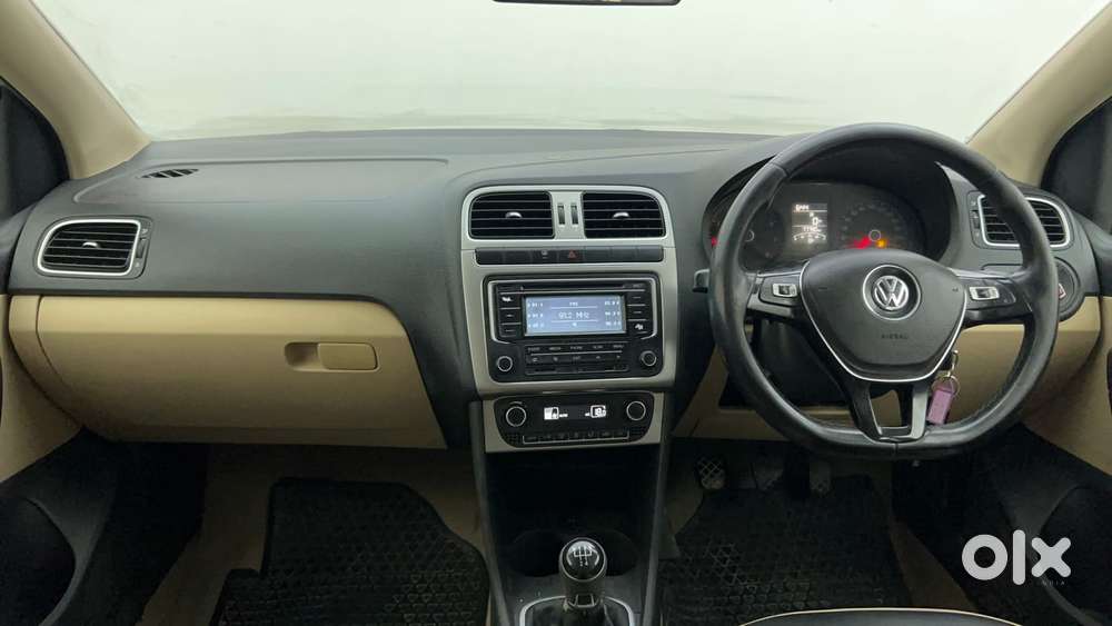 Volkswagen Polo Petrol Highline 1.2l, 2015, Petrol