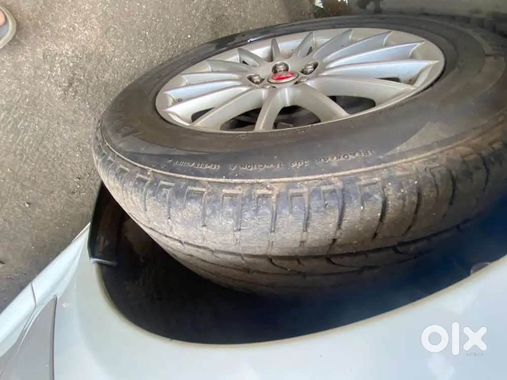 Jaguar Xf 2015 Diesel 65000 Km Driven