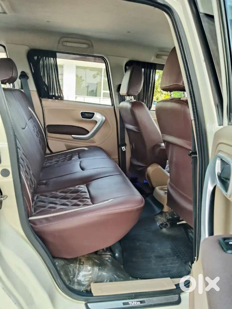 Mahindra Tuv 300 2018