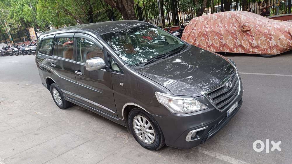 Toyota Innova 2.5 G (diesel) 8 Seater Bs Iv, 2015, Diesel