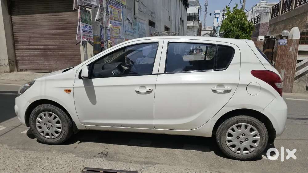 Hyundai I20 2012 Diesel Well Maintained Army Person Car