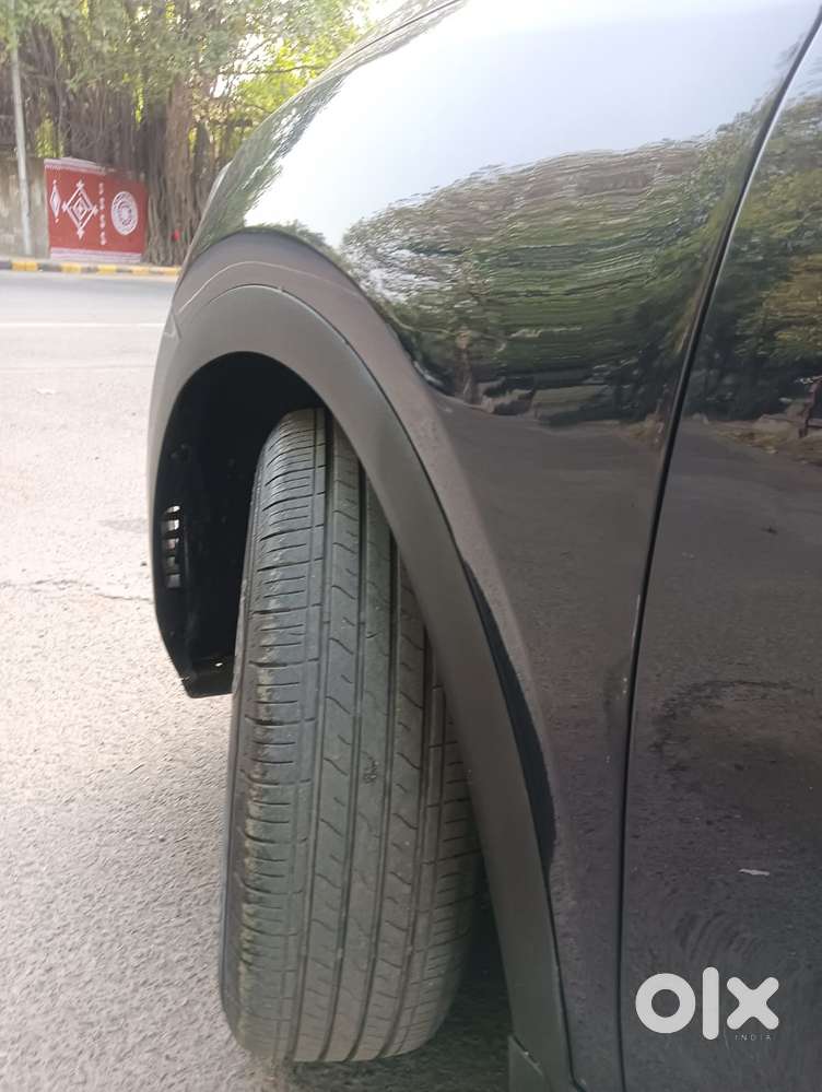 Mahindra Xuv700 2.0 Ax 5 Petrol Mt 7 Str, 2024, Petrol
