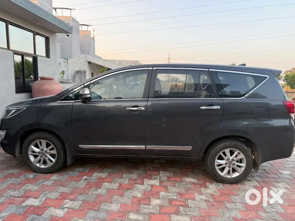 Toyota Innova Crysta 2016