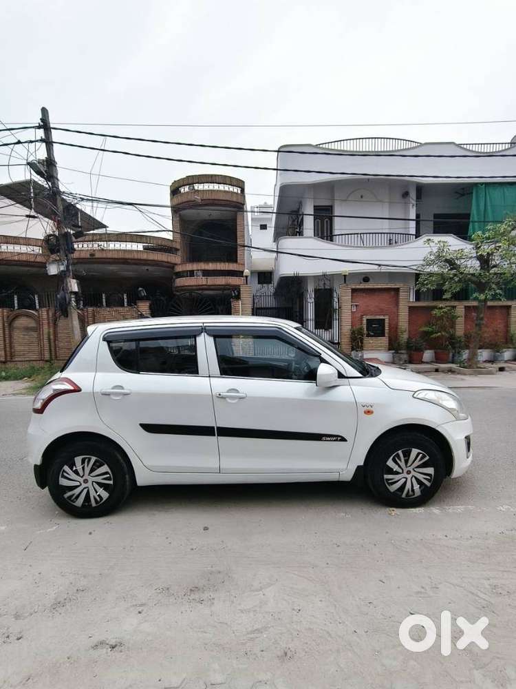 Maruti Suzuki Swift Lxi Optional-o, 2016, Cng & Hybrids