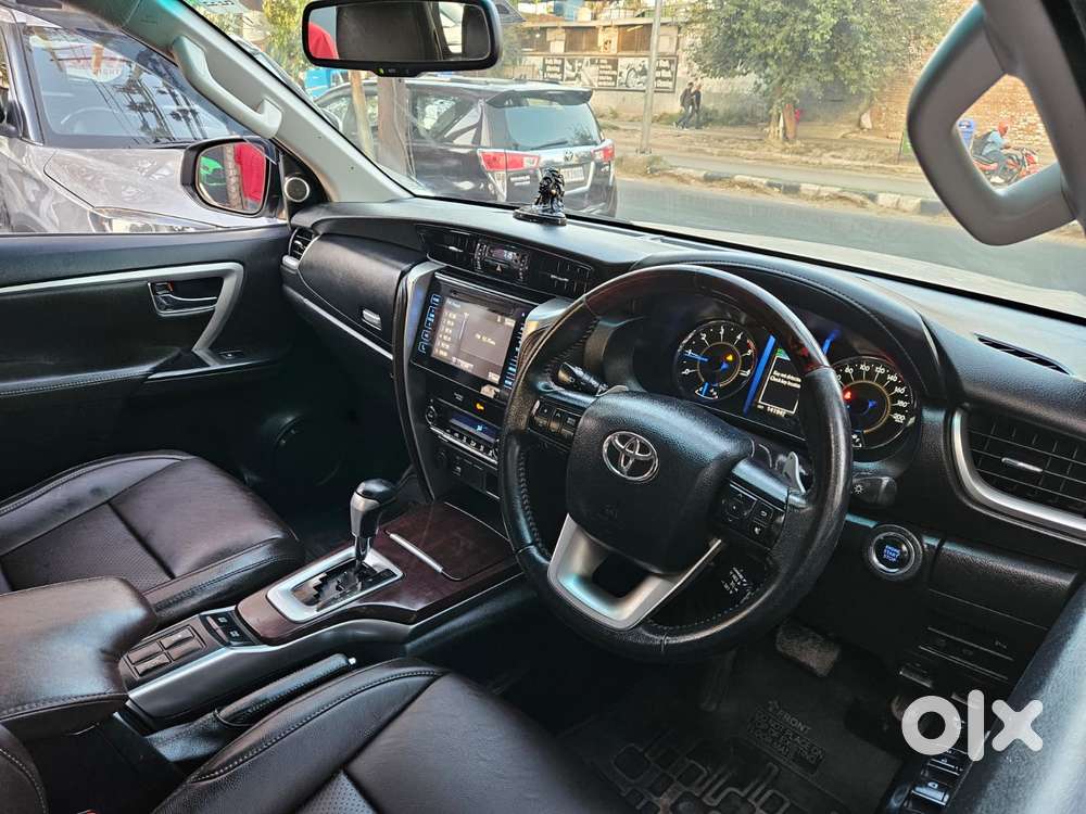 Toyota Fortuner 2.8 At Celebratory Edition, 2018, Diesel