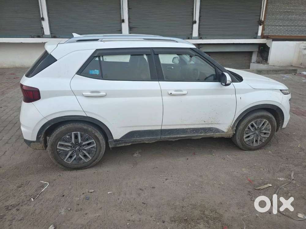 Hyundai Venue_diesel_2021_85000kms