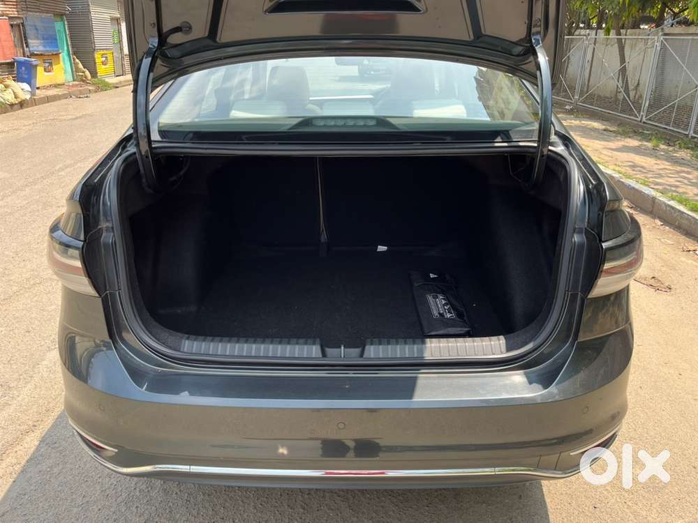 Volkswagen Virtus Highline Plus 1.0 Tsi Mt Less Driven Car