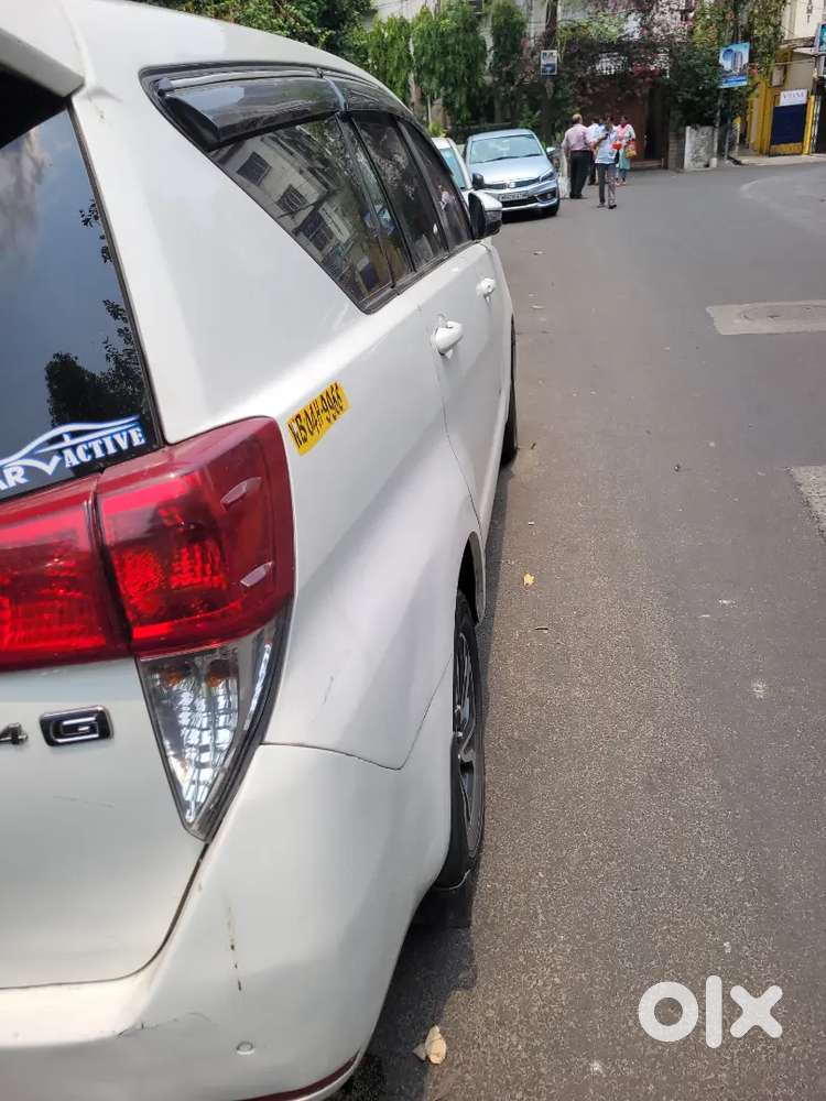 Commercial Innova Crysta