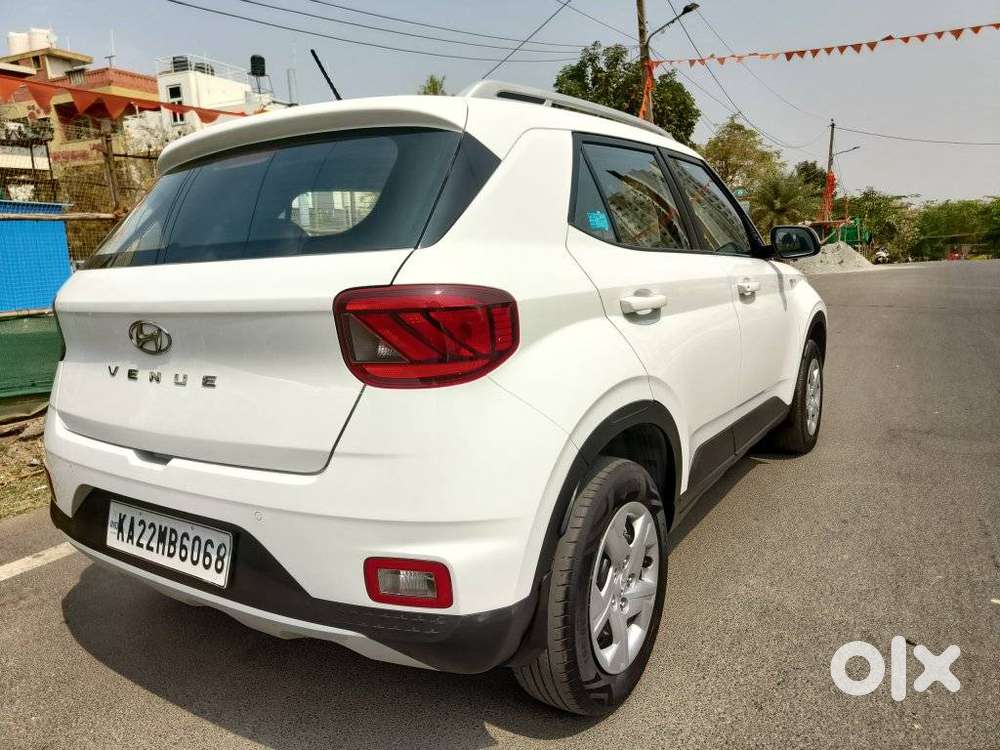 Hyundai Venue 1.2 S Plus, 2019, Petrol