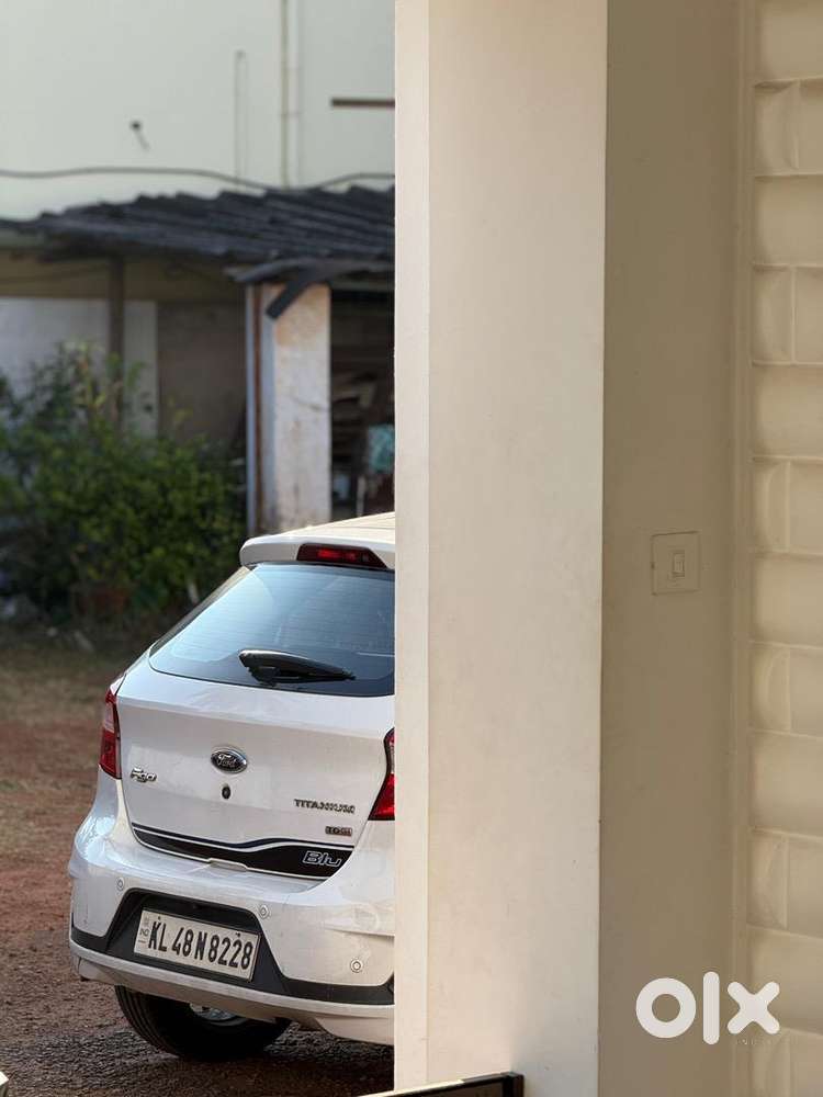 Single Owner Ford Figo Titanium Blu For 525000 Rupees