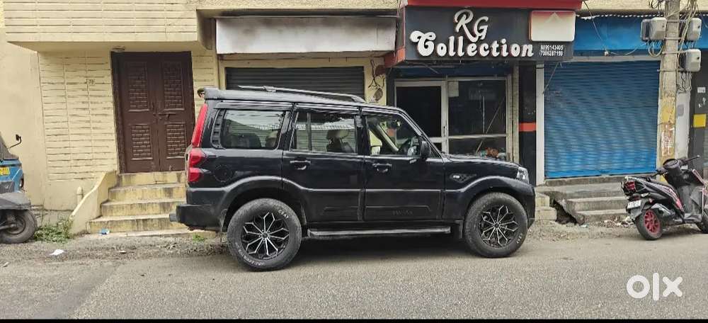 Mahindra Scorpio Classic 2023 Diesel 12000 Km Driven