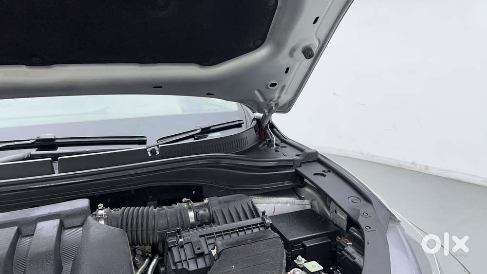 Mahindra Xuv700 2.0 Ax 7 Petrol At Luxury Pack Str, 2023, Petrol