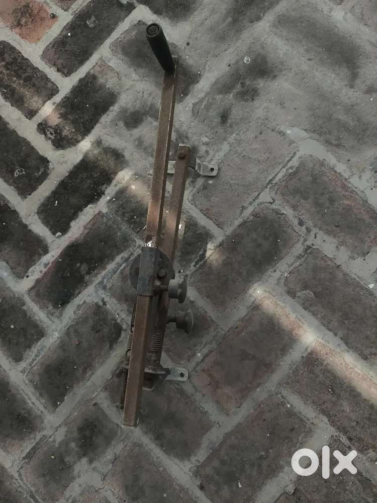 Arm exercise machine