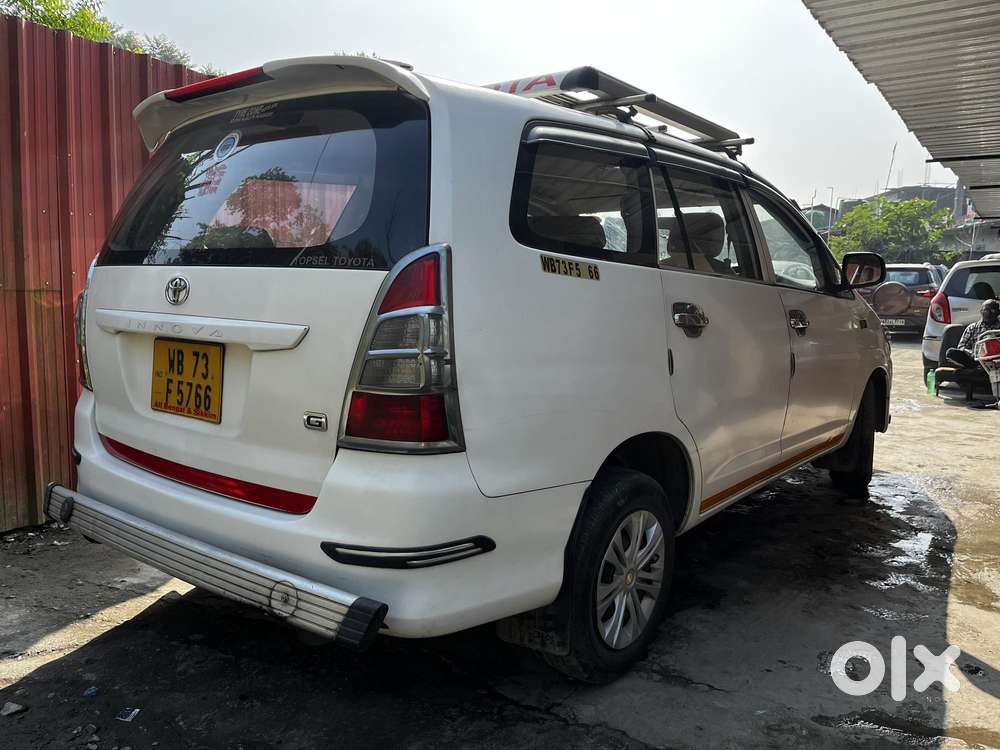 Toyota Innova 2.5 G (diesel) 8 Seater Bs Iv, 2015, Diesel