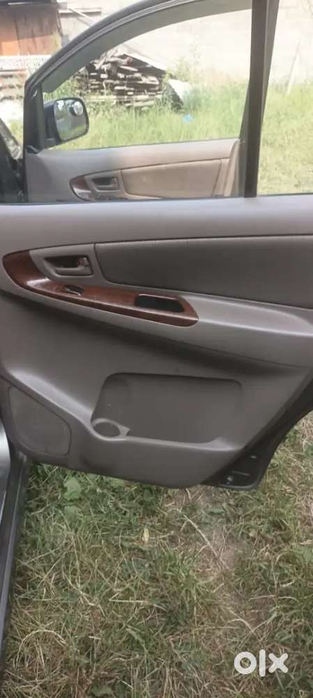 Toyota Innova 2015 Diesel Good Condition 73000km Run On Company Record