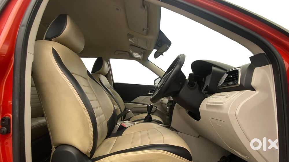 Mahindra Xuv300 W8, 2019, Petrol