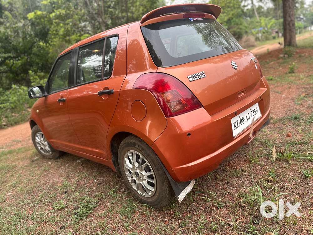 Maruti Suzuki Swift 2006 Petrol 87500 Km Driven