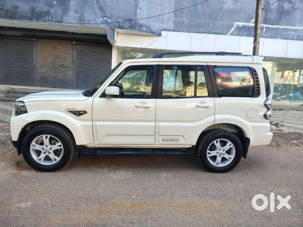 Mahindra Scorpio S10, 2016, Diesel