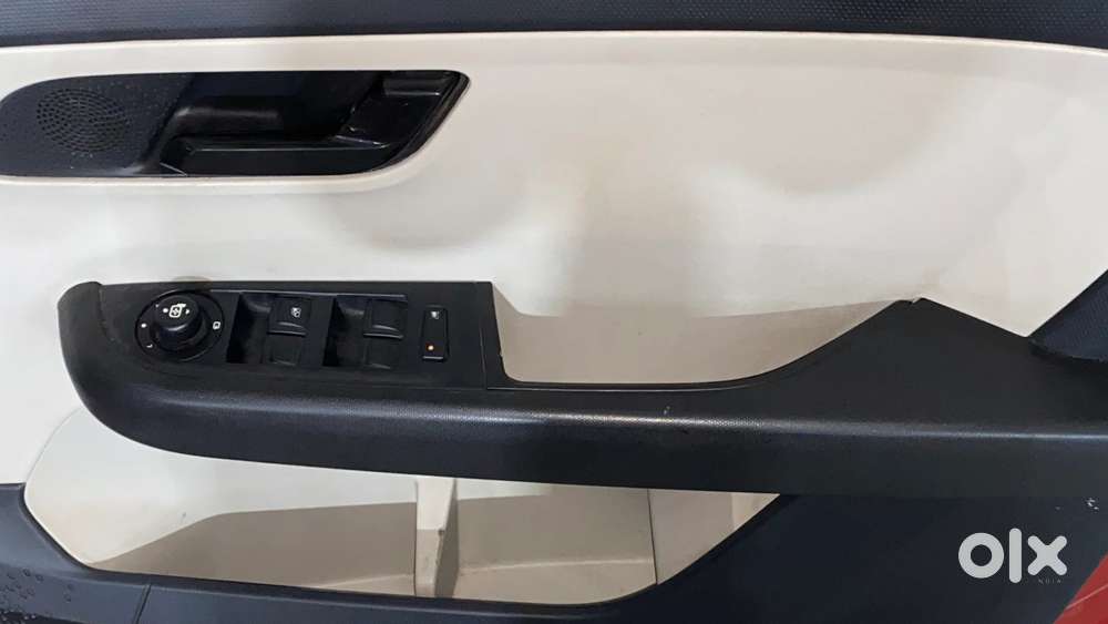 Tata Altroz 1.2 Xm Plus, 2022, Petrol