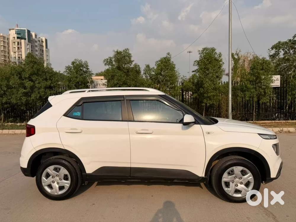 Hyundai Venue S 1.2 Petrol, 2022, Petrol