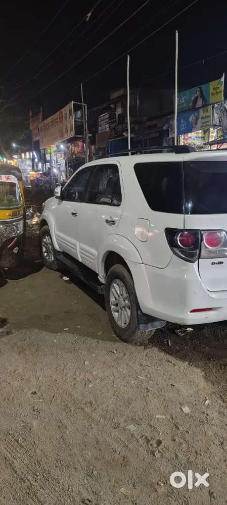 Toyota Fortuner Legender 2014 Diesel 220000 Km Driven