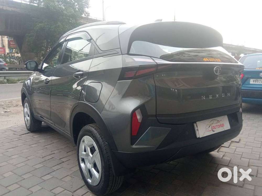Tata Nexon Pure 1.2 Revotron Petrol 6 Mt, 2025, Petrol