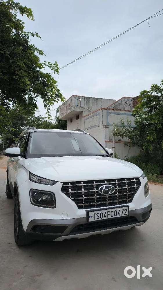 Hyundai Venue 2020 Diesel Good Condition.  Full Insurance Valid
