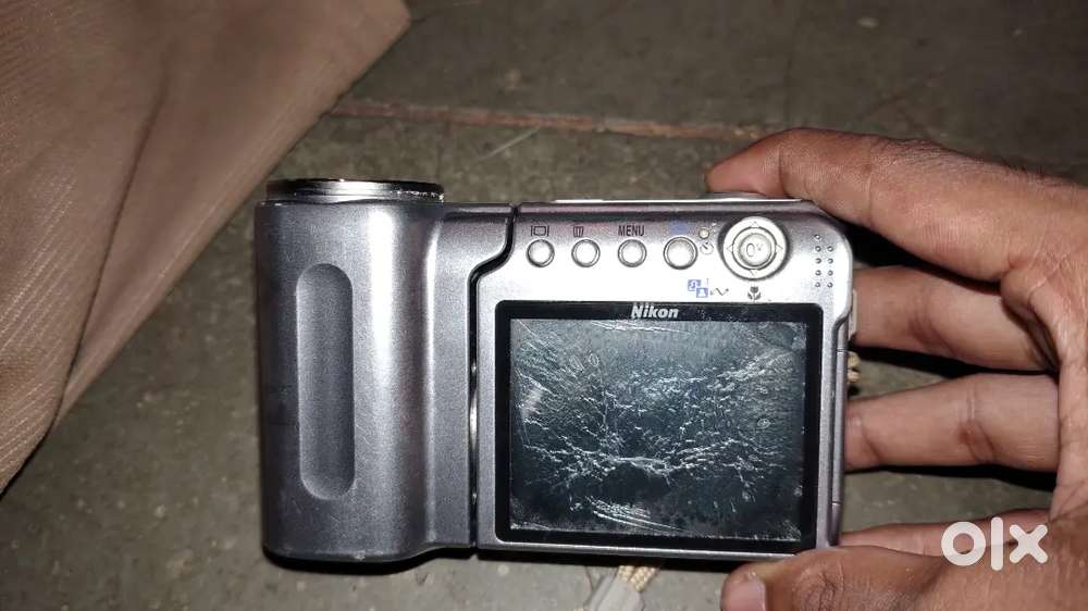 Nikon Coolpix S4 Vintage Camera &ndash; Not Working &ndash; For Repair/Parts