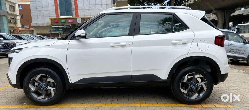 2021 Hyundai Venue Sx Imt, 1st Owner, Only 14900 Km, Excellent Conditi