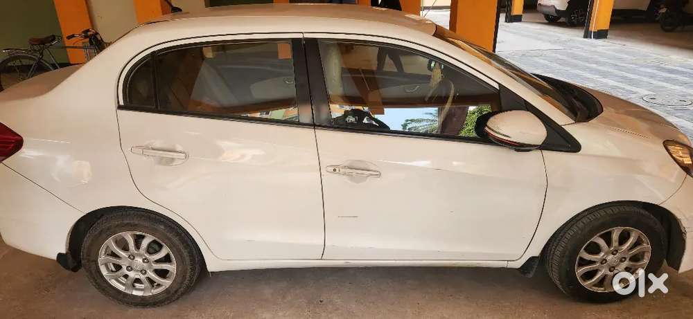 Honda Amaze 2015 Petrol 64200 Km Driven