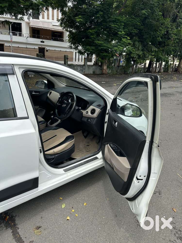 Hyundai Grand I10 1.2 Kappa Sportz Option, 2015, Cng & Hybrids