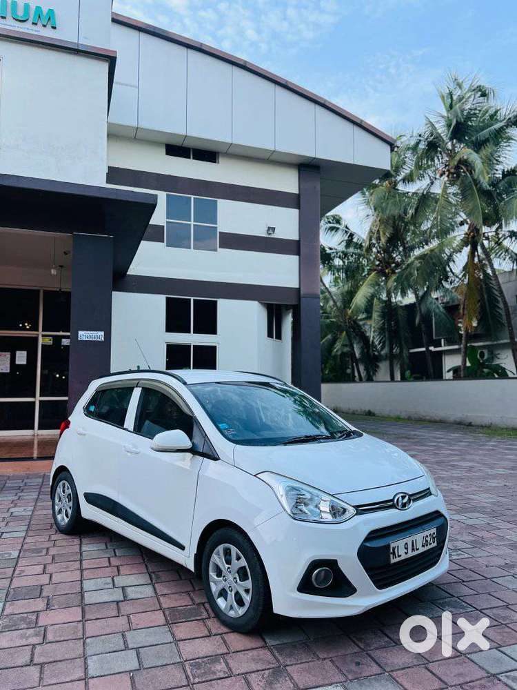 Hyundai Grand I10 Sportz, 2016, Petrol