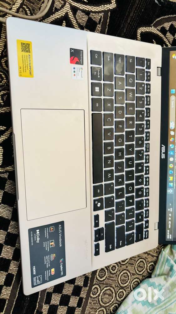 Asus vivobook 14 brand new condition 16 gb ram 512 gb ssd