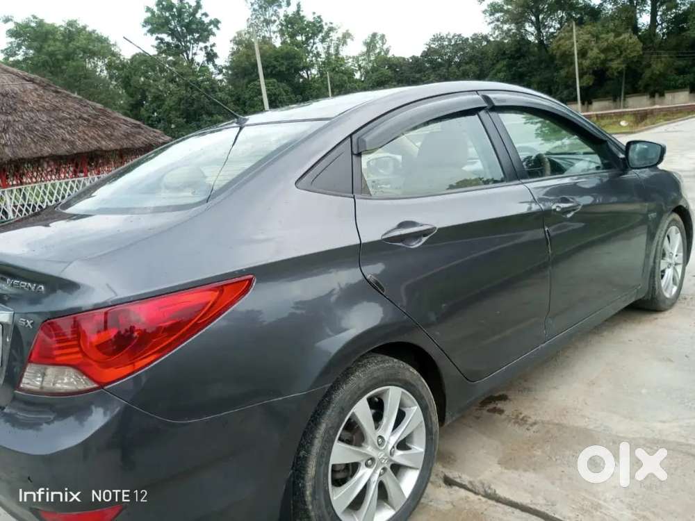 Hyundai Verna 2011