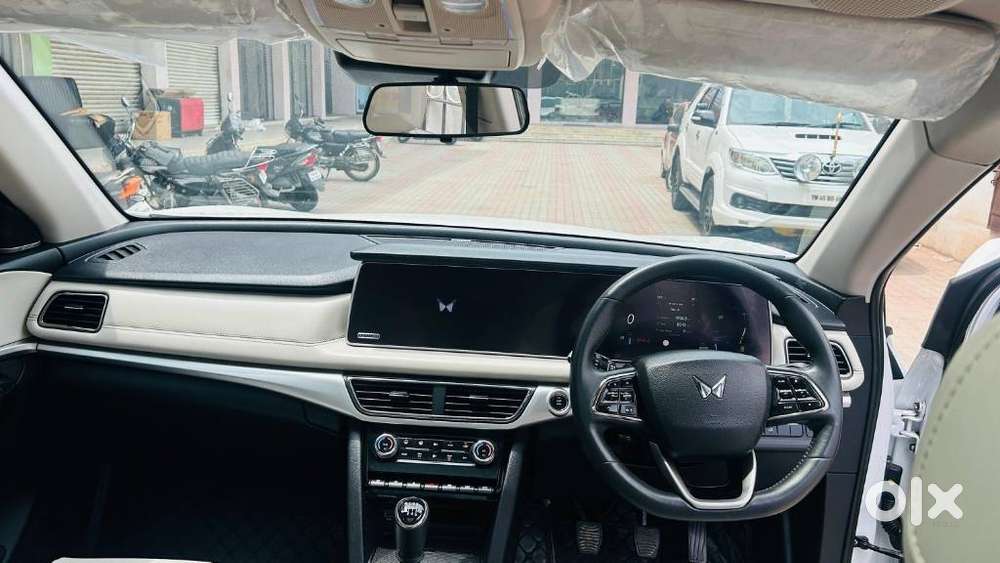 Mahindra Xuv700 2.2 Ax 7 Diesel Mt Luxury Pack Str, 2024, Diesel