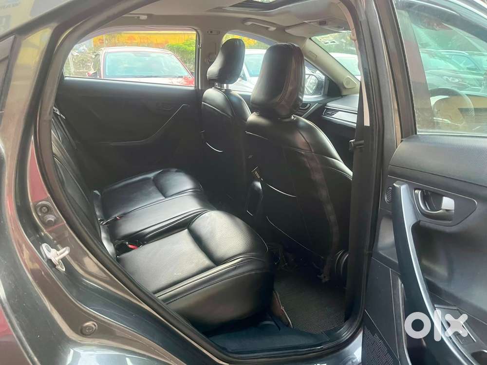 Tata Nexon Smart Plus S 1.2 Revotron Petrol 5 Mt, 2025, Diesel