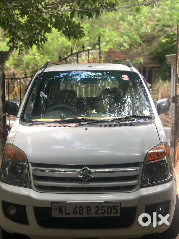 4 Cylinder Engine,a/c,white Colour, Power Steering,price Negotiable