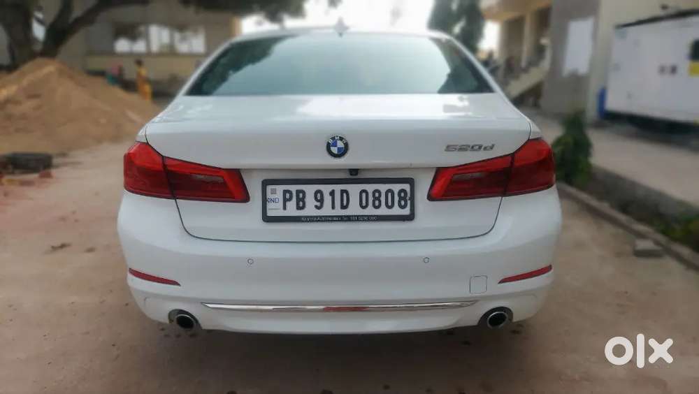 Bmw 5 Series Luxury 2020 With Auto-park Key