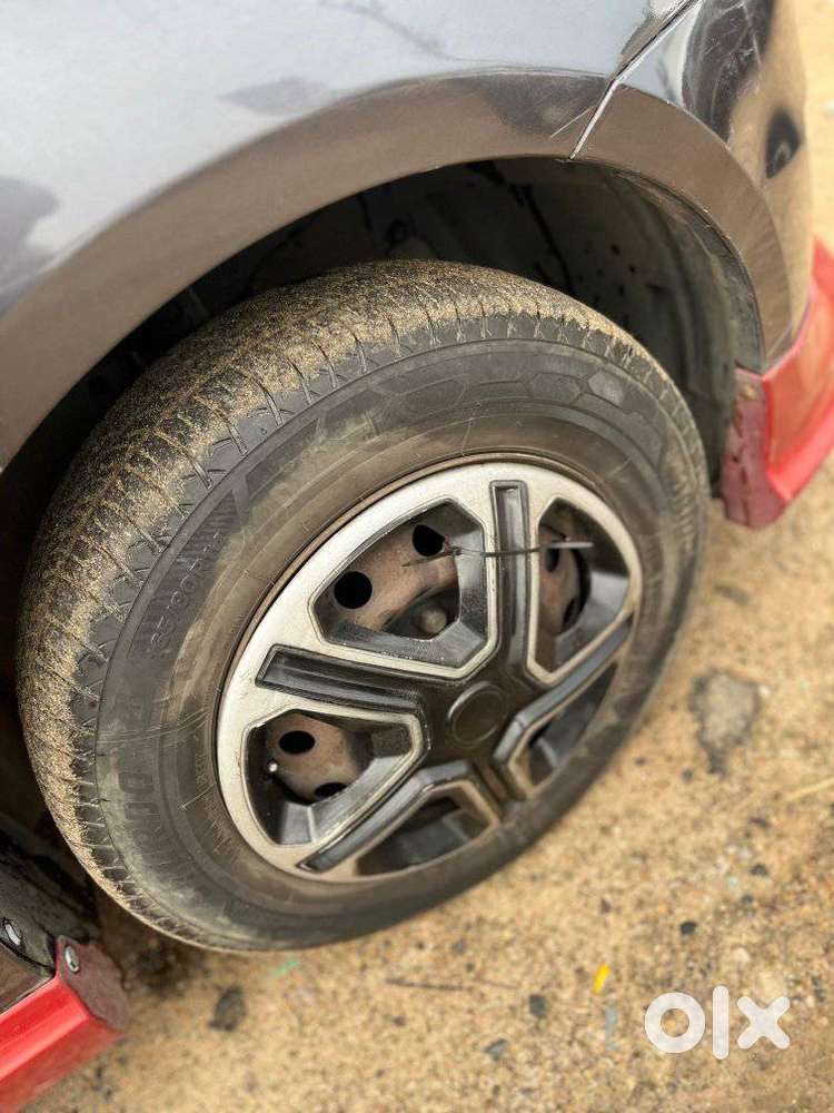 Maruti Suzuki Swift Vxi 1.2 Abs Bs-iv, 2016, Petrol