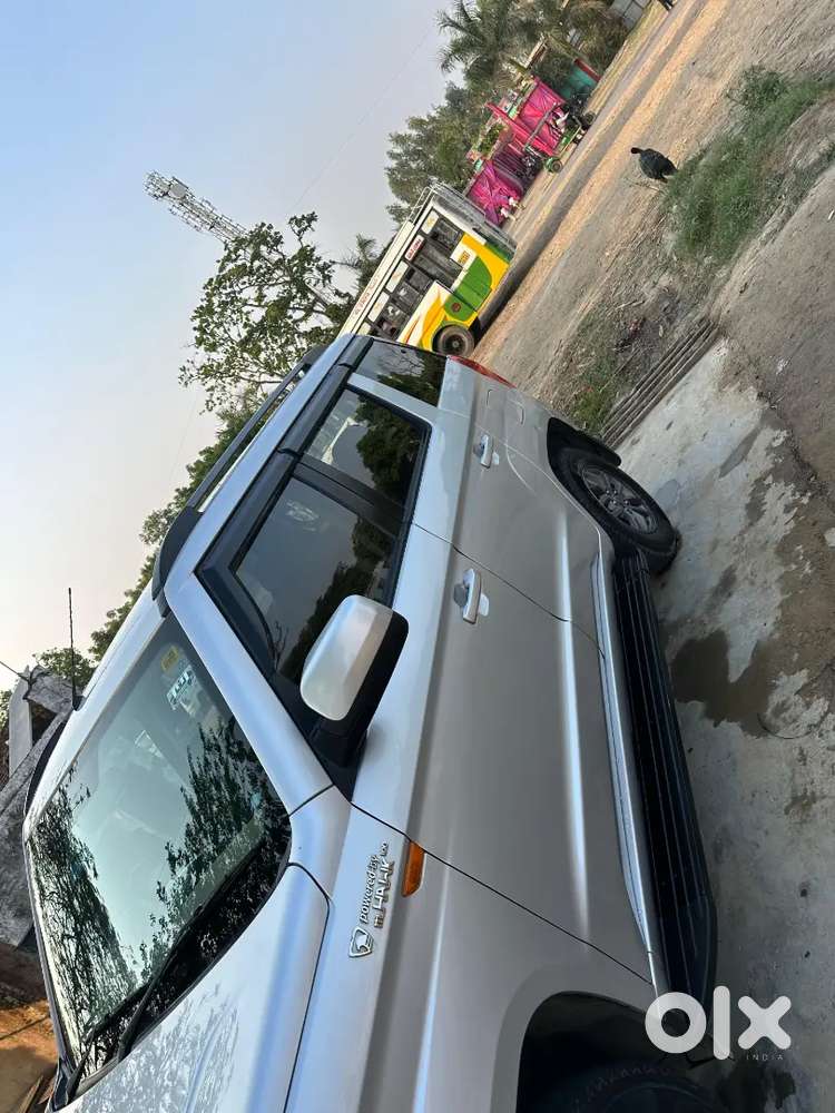 Mahindra Tuv 300 2018