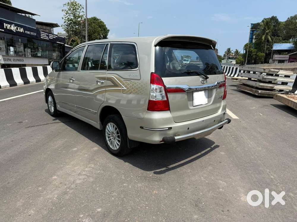 Toyota Innova 2.5 G (diesel) 7 Seater Bs Iv, 2015, Diesel