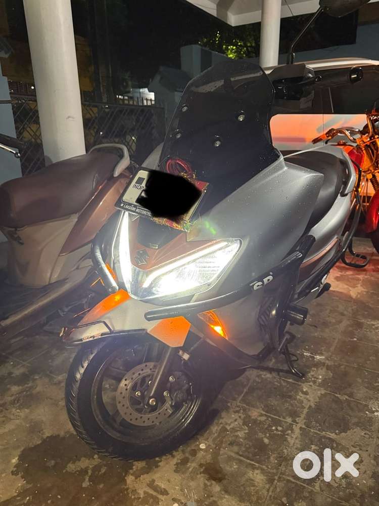 New Suzuki Burgman Street tft with keyless