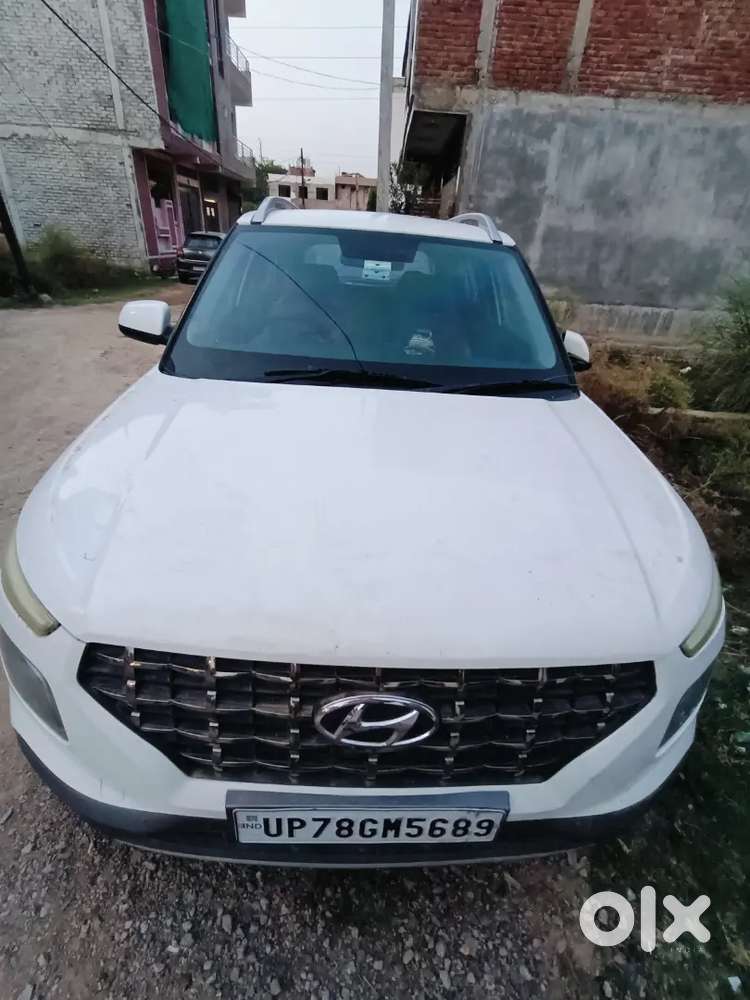 Hyundai Venue 2021 Petrol Well Maintained