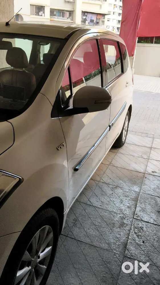 Maruti Suzuki Ertiga Zxi 2014 Variant